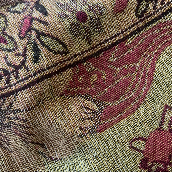 Woven Floral Metallic Wrap/Scarf 🌺🌺 - Picture 11 of 11